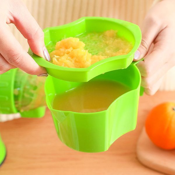 Ручна соковижималка з контейнером Multi-Function Juicing Machine RF-707 / Шнекова сокочавниця для фруктів 234562593 фото